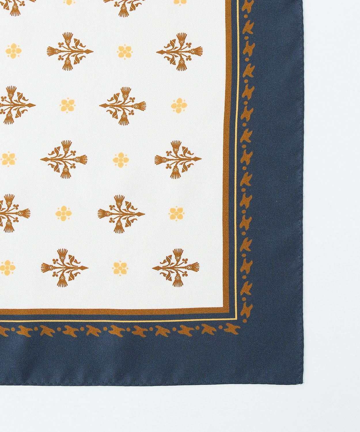 シスルスカーフ(シルクサテン)(WOMEN) 全2色 | BRITISH MADE