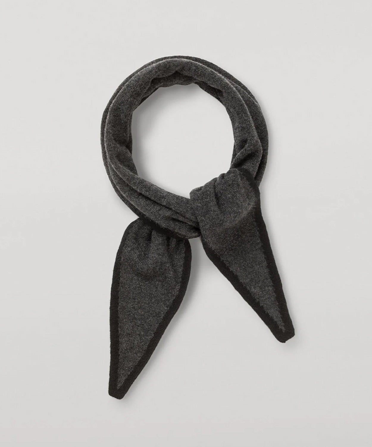 Q26237/Charcoal/Black